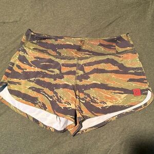 2POOD Women’s Shorts Size: 8